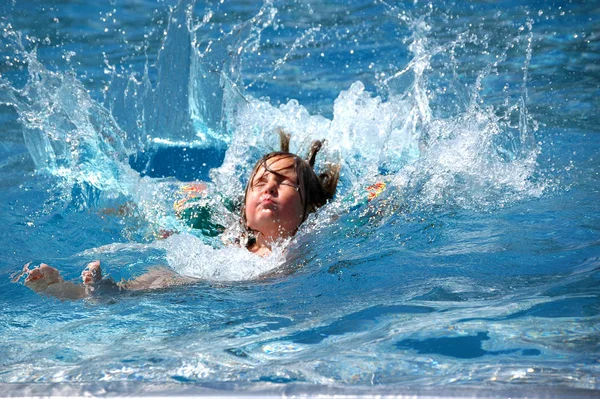 Yüzme Havuzuna Atla — Stok fotoğraf