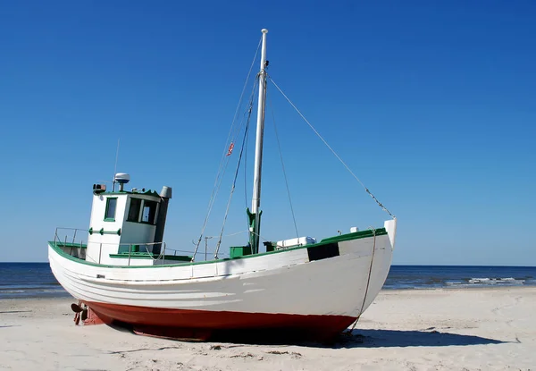 Łódź Rybacka Plaży — Zdjęcie stockowe