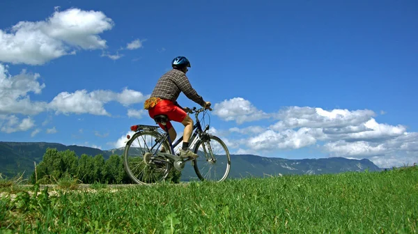 Ciclista Montar Bicicleta Sendero Montaña — Foto de Stock