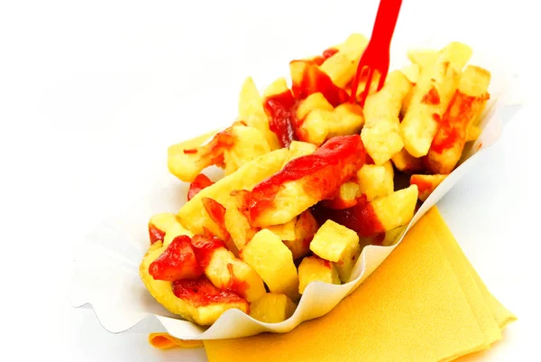 Pommes Mit Ketchup Auf Weiß — Stockfoto