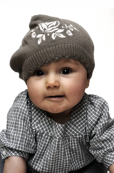 Ένα Πορτραίτο Ενός Μικρού Αγοριού Καπέλο — Φωτογραφία Αρχείου