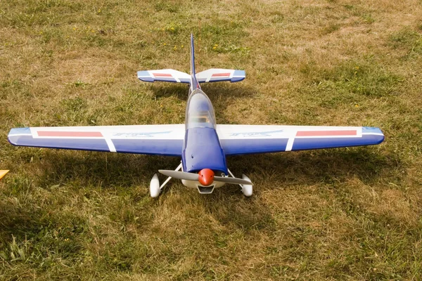 Frontale Afbeelding Van Een Modelvliegtuig — Stockfoto