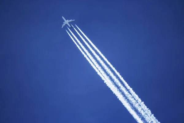 Rastro Vapor Cielo Nubes Forma Línea Producidas Por Aviones — Foto de Stock