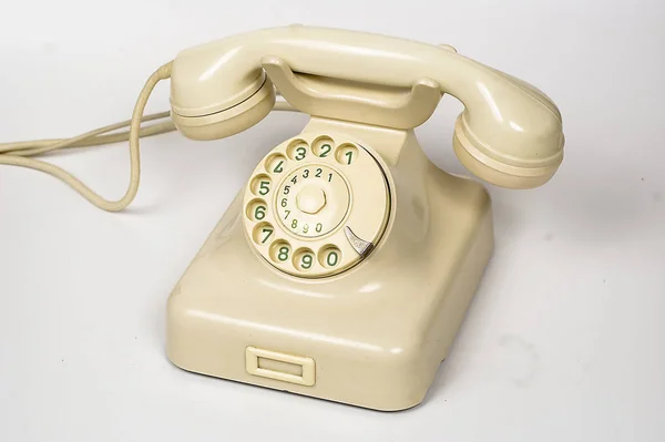 Gammal Telefon Den Vita Bakgrunden — Stockfoto