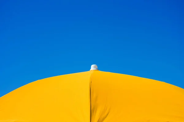 Parapluie Jaune Sur Ciel — Photo