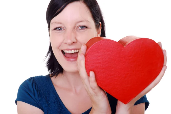 Mujer Joven Sosteniendo Corazón Rojo — Foto de Stock