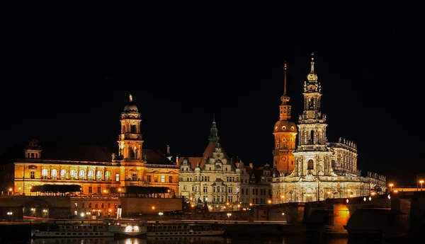 Dresden Slott Med Domstol Kyrka Resor Och Arkitektur Koncept — Stockfoto