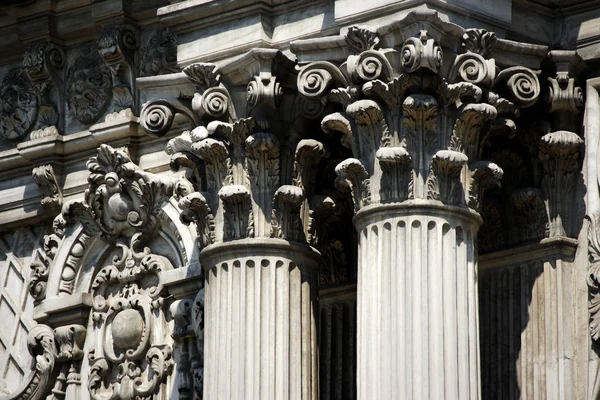 Dettaglio Della Colonna Dal Palazzo Dolmabahce — Foto Stock