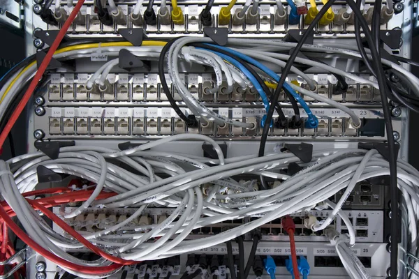 Kabel Jaringan Dan Server Pusat Data — Stok Foto