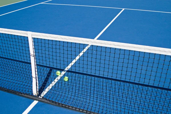 Pista Tenis Con Raqueta Pelotas — Foto de Stock