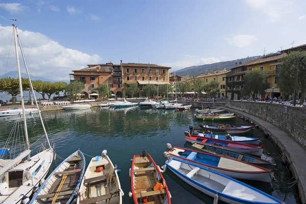 Porto Torri Del Benaco Sul Lago Garda — Foto Stock