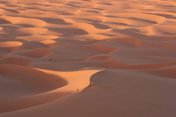 Touristes Dans Les Dunes Erg Chebbi — Photo