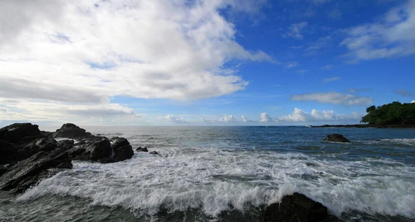 2つの天気の海の景色 — ストック写真