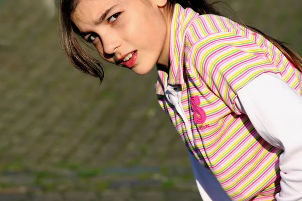 Retrato Menina Atraente Durante Dia — Fotografia de Stock