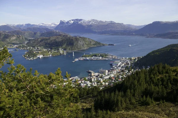 Widokiem Archipelag Norwegia Maloey — Zdjęcie stockowe