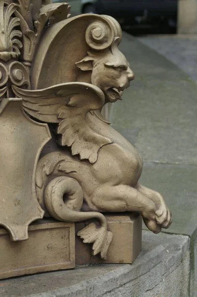 バルセロナのライオンの彫刻です — ストック写真