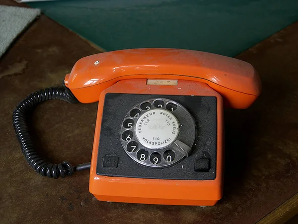 桌上的旧电话 — 图库照片