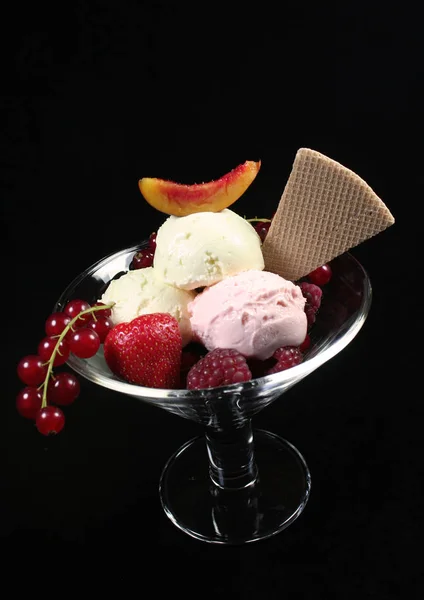 Helado Con Frutas — Foto de Stock