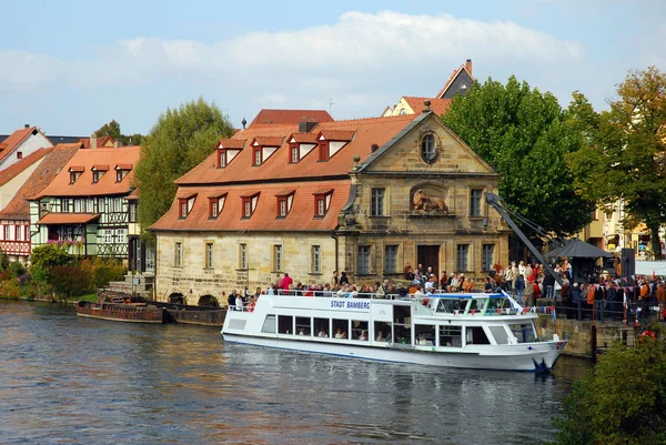 Sétahajó Bambergben Kikötőben — Stock Fotó