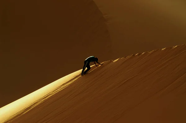 Конец Спортивного Восхождения Высокую Дюну Дюнах Уан Каса Либия — стоковое фото