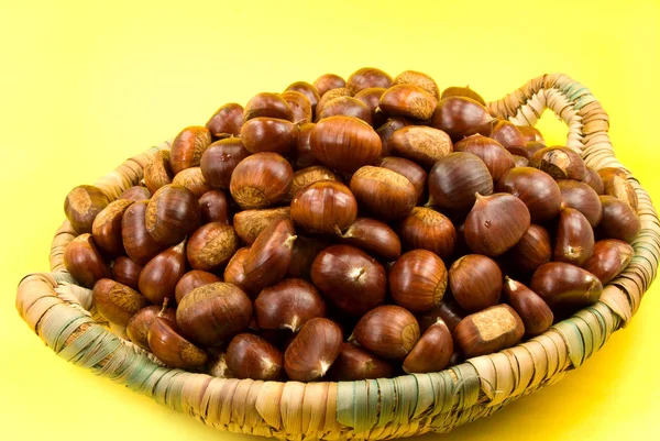 Edible Chestnuts Basket — Stock Photo, Image