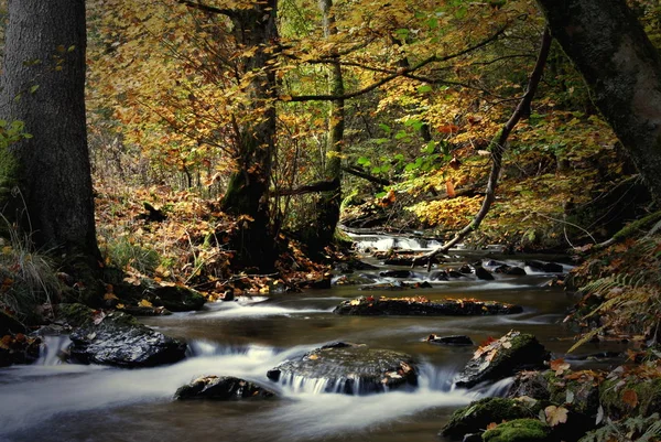 Úžasný Vodopád Průtok Vody — Stock fotografie