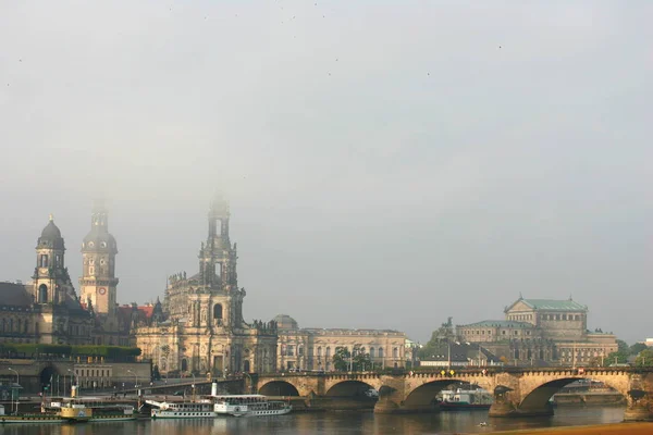 Hofkirche Und Augustusbrücke — Stockfoto