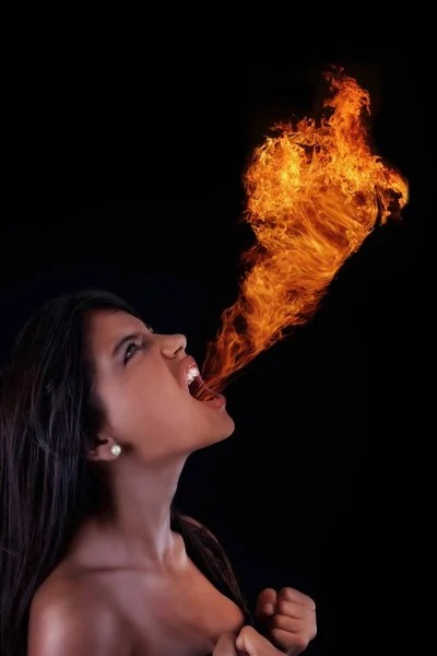 Retrato Una Hermosa Joven Sexy Con Fuego —  Fotos de Stock