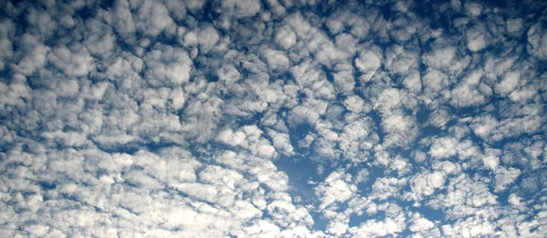 Ciel Bleu Avec Nuages — Photo