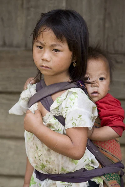Χμονγκ Αδελφή Αδελφό Στο Λάος — Φωτογραφία Αρχείου