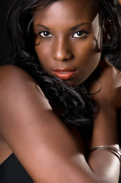 Portret Van Een Mooie Afro Amerikaanse Vrouw Stockafbeelding