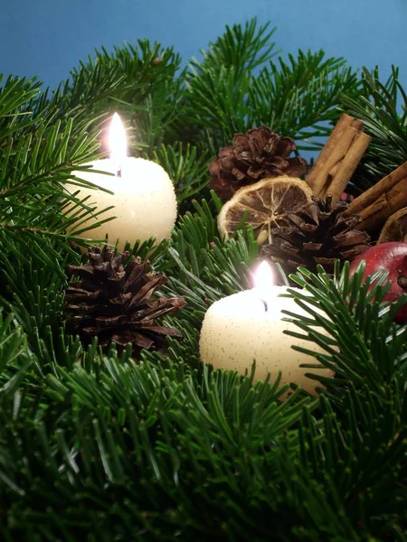 Κοντινή Άποψη Των Όμορφων Χριστουγεννιάτικα Κεριά Διακοσμήσεις — Φωτογραφία Αρχείου