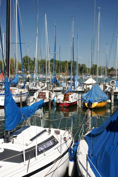 Marina Segelbåtar Havsvatten Vattenfarkoster Transport — Stockfoto