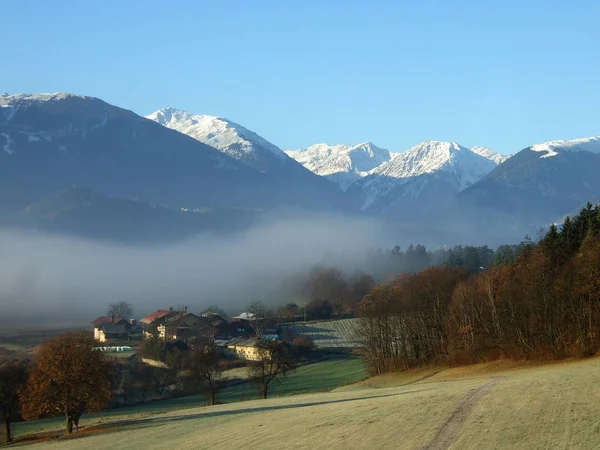 Blick Auf Die Schönen Berge Der Alpen — Stockfoto