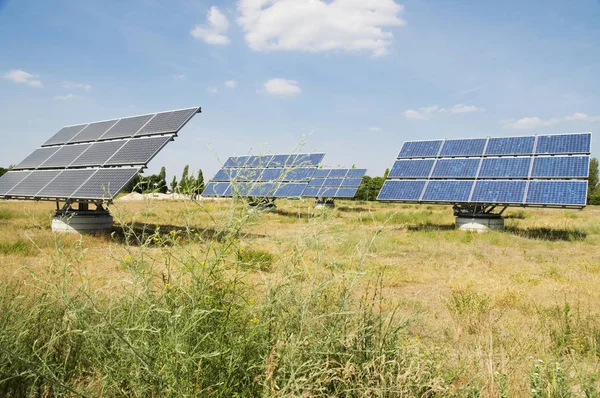 Campo Com Planta Solar — Fotografia de Stock