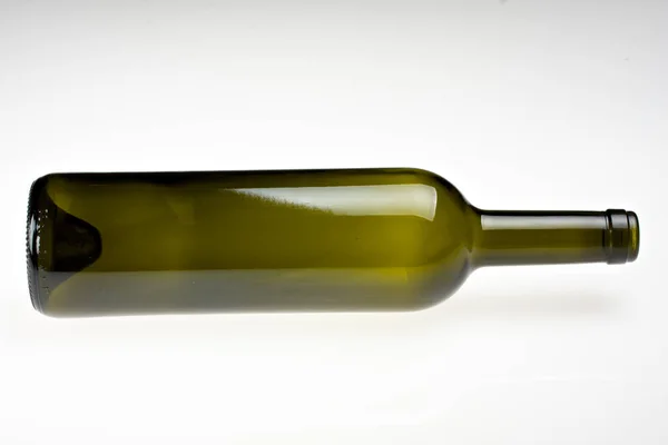 Άδειο Μπουκάλι Κρασί Γκρι Φόντο — Φωτογραφία Αρχείου