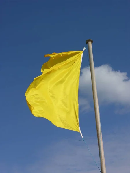 Puede Picafort Bandera Amarilla — Foto de Stock