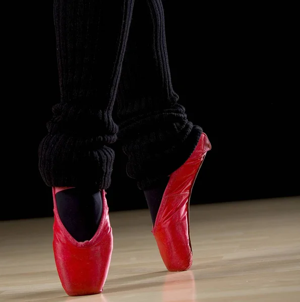 Bailarín Ballet Con Zapatos Negros Suelo —  Fotos de Stock