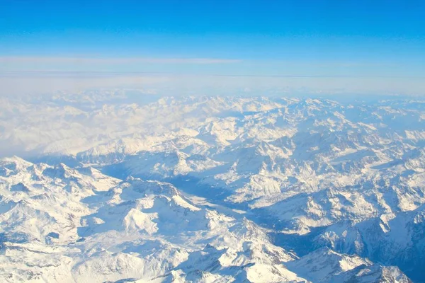 雪のアルプス 航空写真 — ストック写真