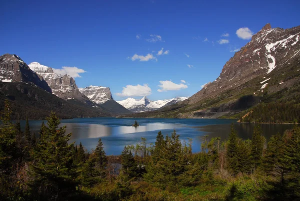 Bij Saint Mary Lake — Stockfoto