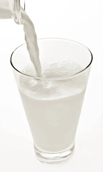 Glas Milch Einer Weißen Schüssel — Stockfoto