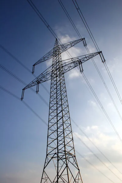 Stromleitungsmast Hochspannungsübertragung — Stockfoto