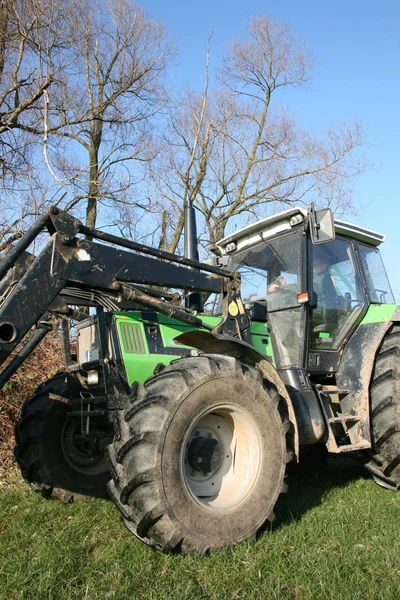 Traktor Mit Frontlader — Stockfoto