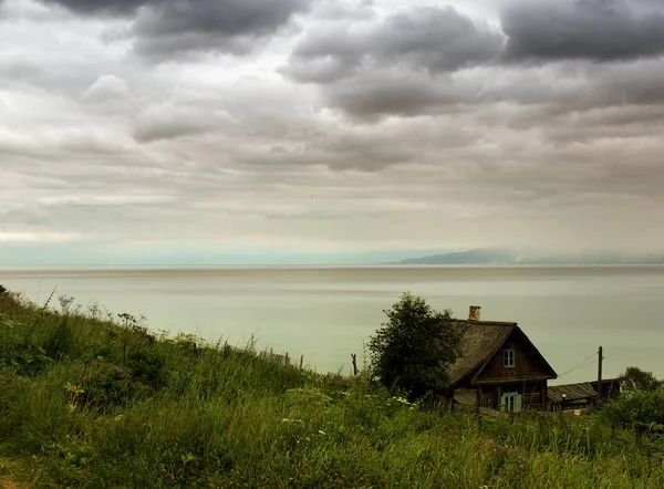 Baikal的木制房屋 — 图库照片