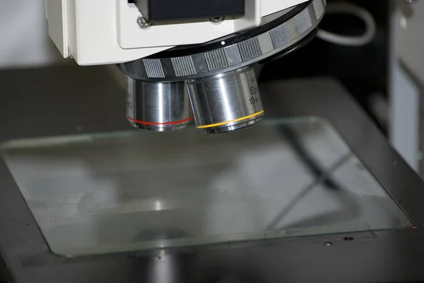 Microscópio Laboratório Engenharia Genética — Fotografia de Stock