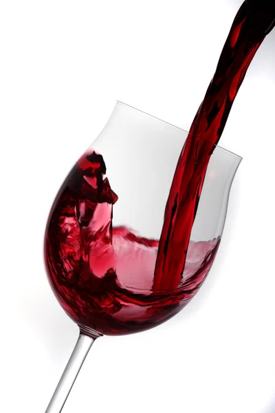 Kırmızı Şarap Bardağa Dökülüyor — Stok fotoğraf