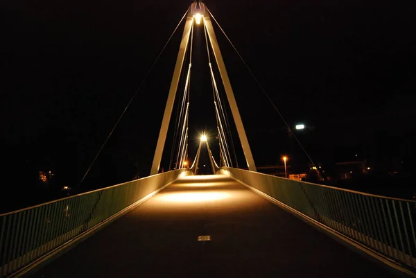 Ponte Pedonal Vista Noturna — Fotografia de Stock