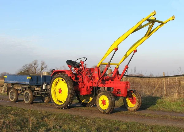 Sattelzugmaschine Rs09 Mit Anhänger — Stockfoto