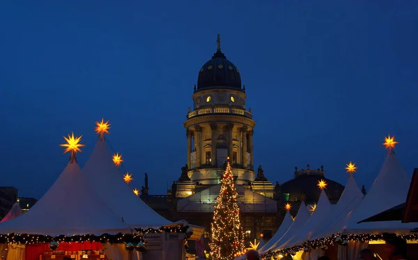 Berlin Noel Pazarı Jandarması Berlin Noel Pazarı Jandarması — Stok fotoğraf