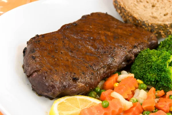 Carne Asada Con Brócoli Zanahoria — Foto de Stock